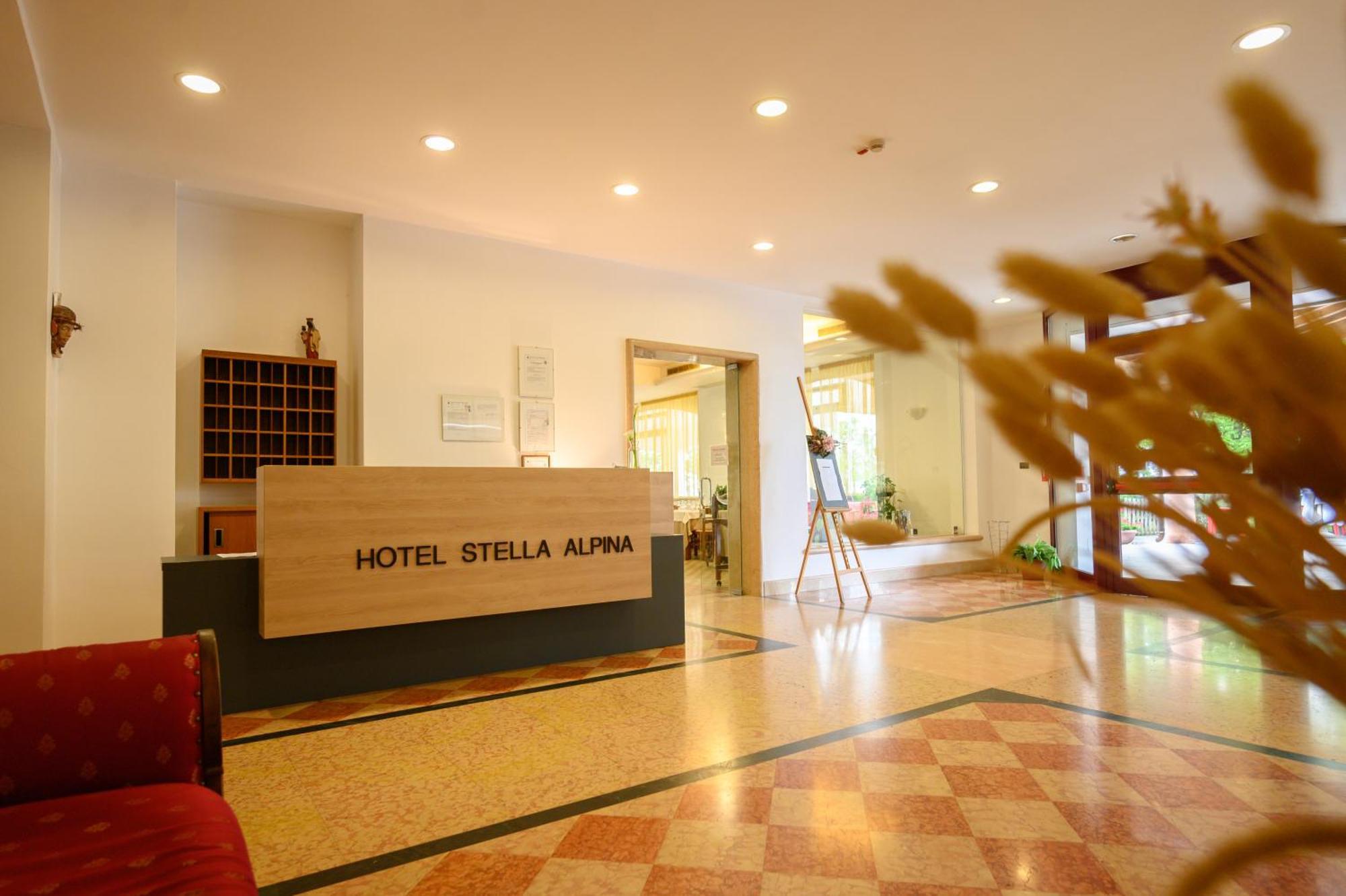 Hotel Stella Alpina Spiazzi Di Caprino المظهر الخارجي الصورة